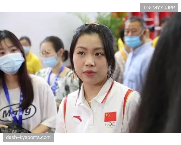 杨倩穿着居家服出门买菜？奢华赛场外反差大得让人怀疑人生